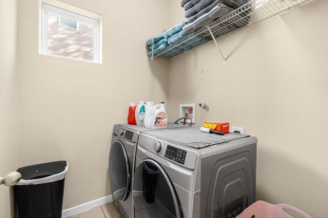 450 Minturn Loop NE, Rio Rancho, NM 87124