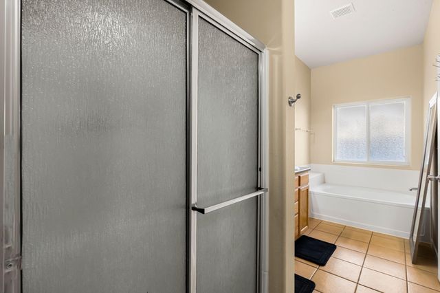 450 Minturn Loop NE, Rio Rancho, NM 87124