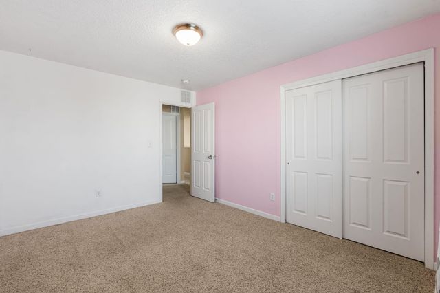 450 Minturn Loop NE, Rio Rancho, NM 87124