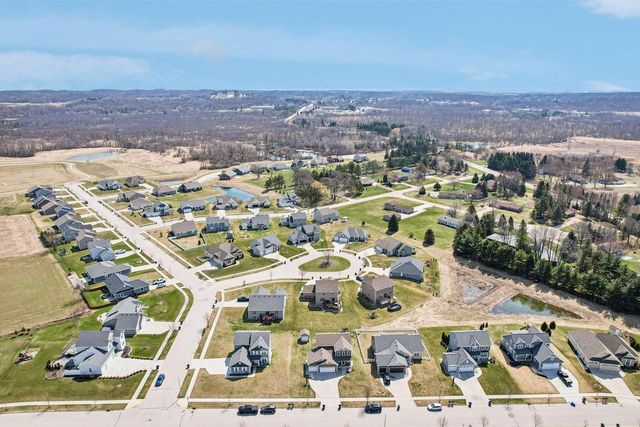 526 Spur ROAD, Slinger, WI 53086