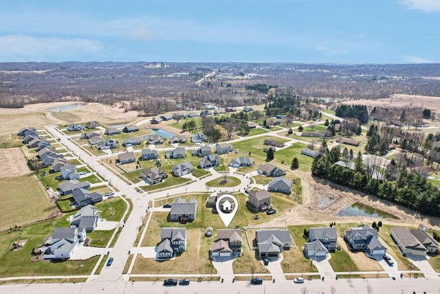 526 Spur ROAD, Slinger, WI 53086