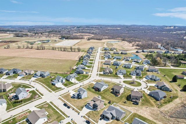 526 Spur ROAD, Slinger, WI 53086