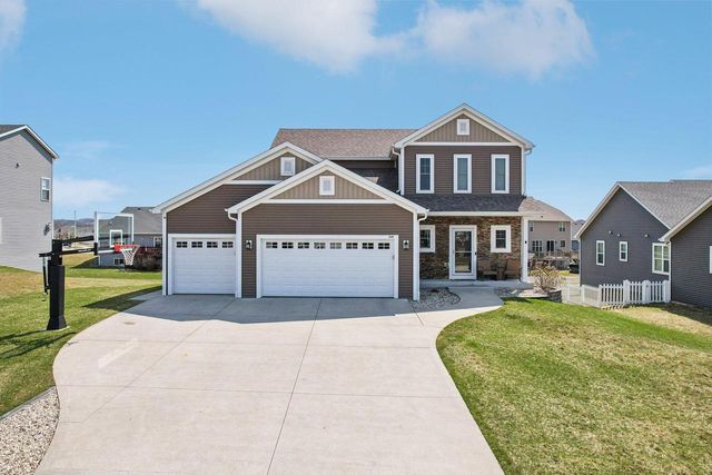 526 Spur ROAD, Slinger, WI 53086