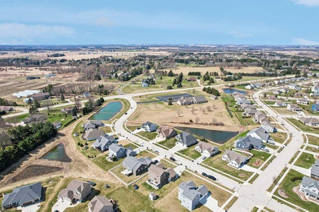 526 Spur ROAD, Slinger, WI 53086