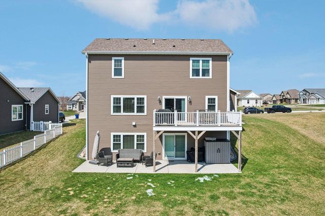 526 Spur ROAD, Slinger, WI 53086