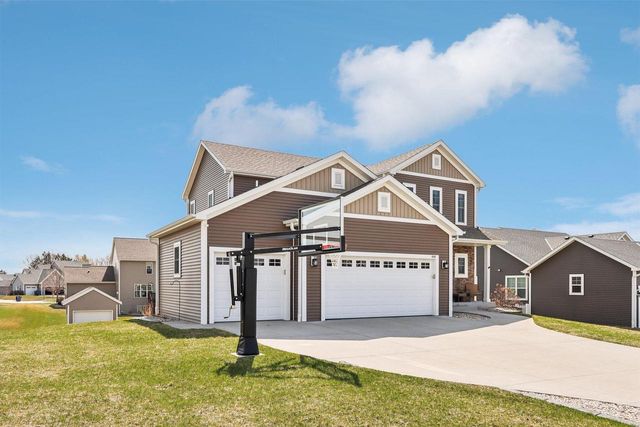 526 Spur ROAD, Slinger, WI 53086