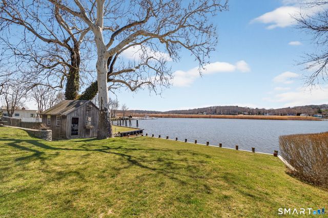 17 Scholes Lane, Essex, CT 06426