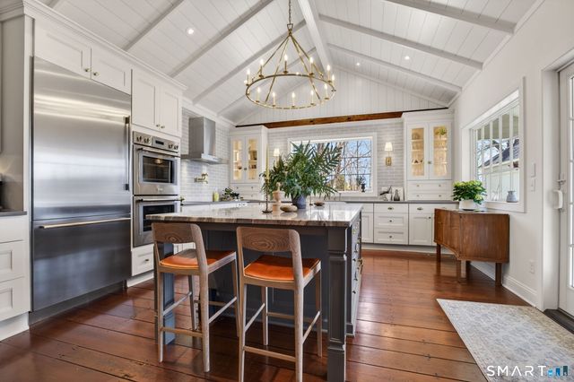 17 Scholes Lane, Essex, CT 06426