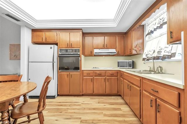 403 SE 43rd TER # 11, Cape Coral, FL 33904