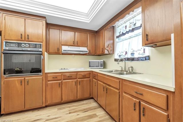 403 SE 43rd TER # 11, Cape Coral, FL 33904