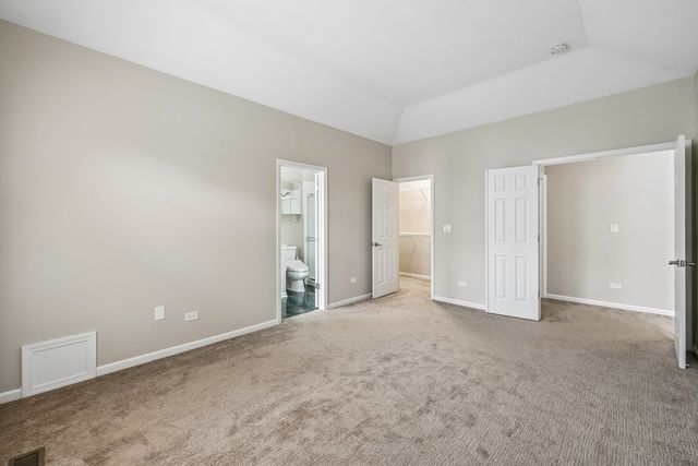 5 Middlesex Court, Lincolnshire, IL 60069