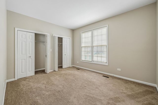 5 Middlesex Court, Lincolnshire, IL 60069