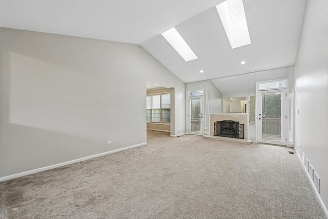 5 Middlesex Court, Lincolnshire, IL 60069