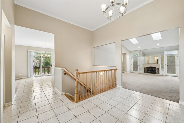 5 Middlesex Court, Lincolnshire, IL 60069