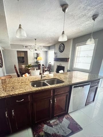 6022 Town Creek St, San Antonio, TX 78238