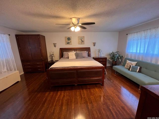 6022 Town Creek St, San Antonio, TX 78238