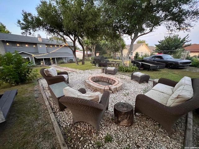 6022 Town Creek St, San Antonio, TX 78238