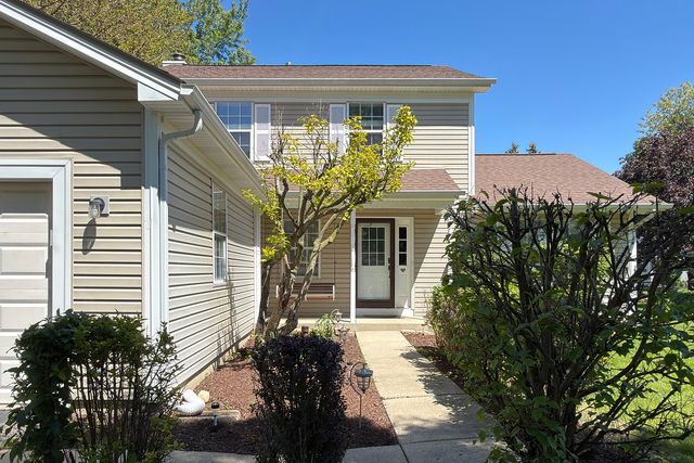 505 Tebay Place W, Schaumburg, IL 60194
