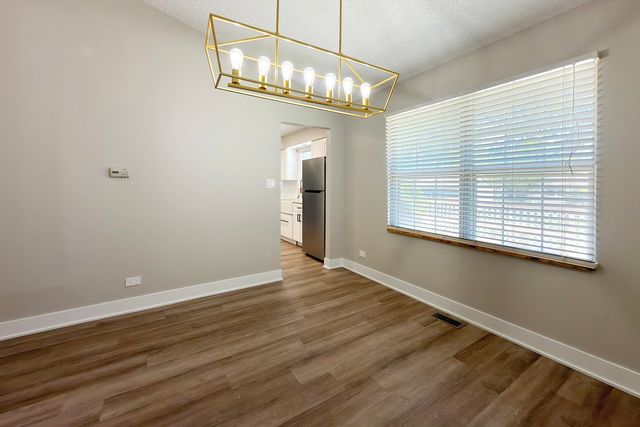 505 Tebay Place W, Schaumburg, IL 60194