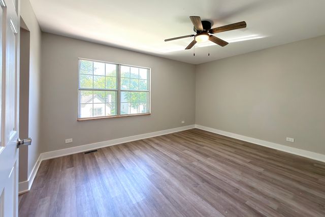 505 Tebay Place W, Schaumburg, IL 60194