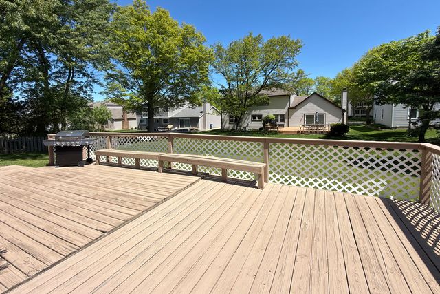 505 Tebay Place W, Schaumburg, IL 60194