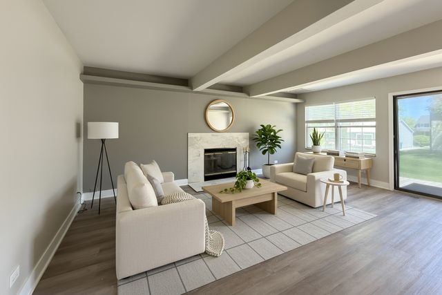 505 Tebay Place W, Schaumburg, IL 60194