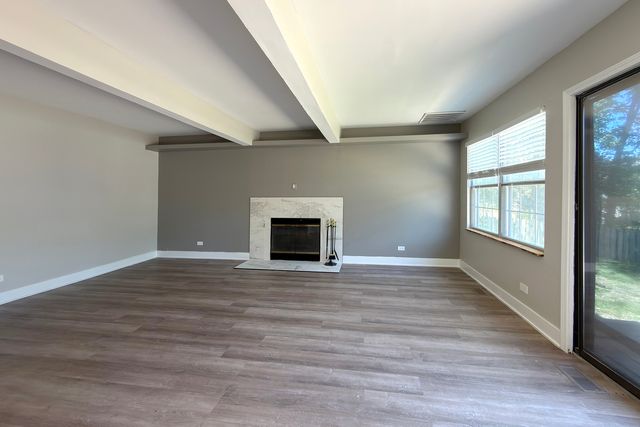 505 Tebay Place W, Schaumburg, IL 60194