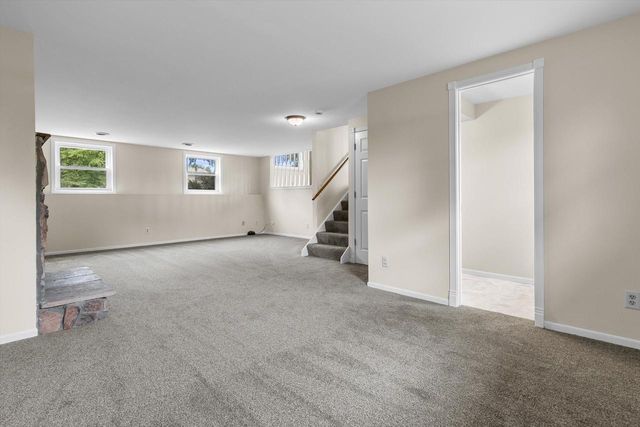 W208S10489 Karen COURT N, Muskego, WI 53150