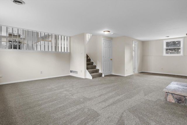 W208S10489 Karen COURT N, Muskego, WI 53150