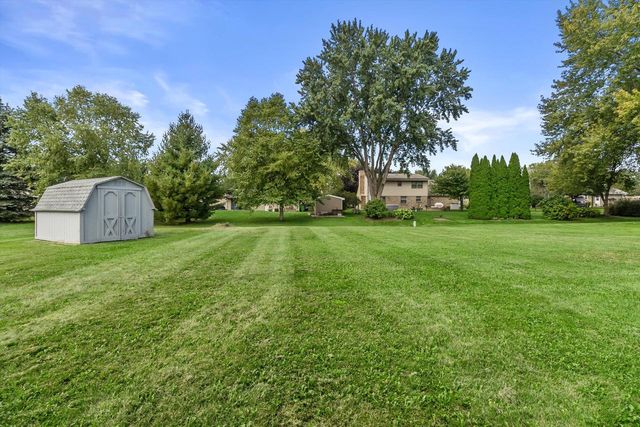 W208S10489 Karen COURT N, Muskego, WI 53150