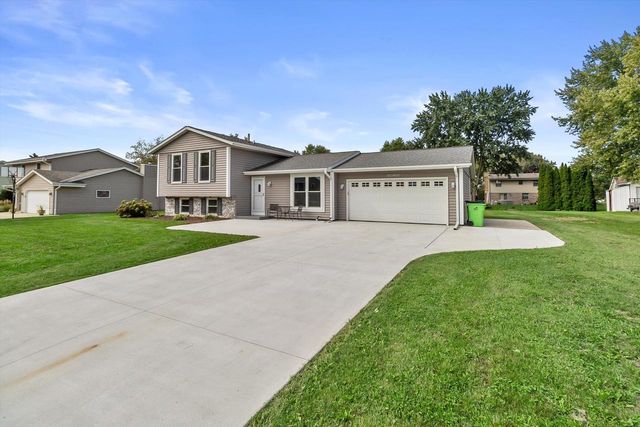W208S10489 Karen COURT N, Muskego, WI 53150