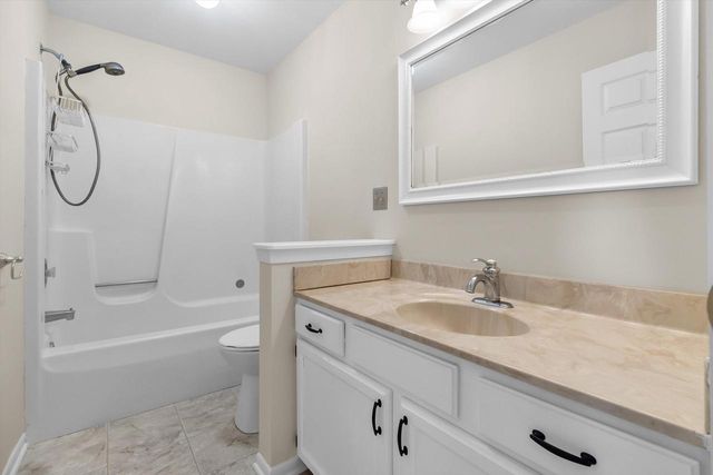 W208S10489 Karen COURT N, Muskego, WI 53150