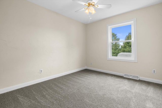 W208S10489 Karen COURT N, Muskego, WI 53150