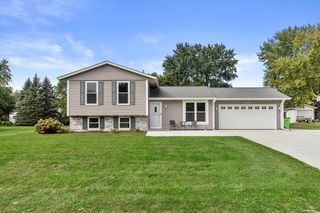 W208S10489 Karen COURT N, Muskego, WI 53150
