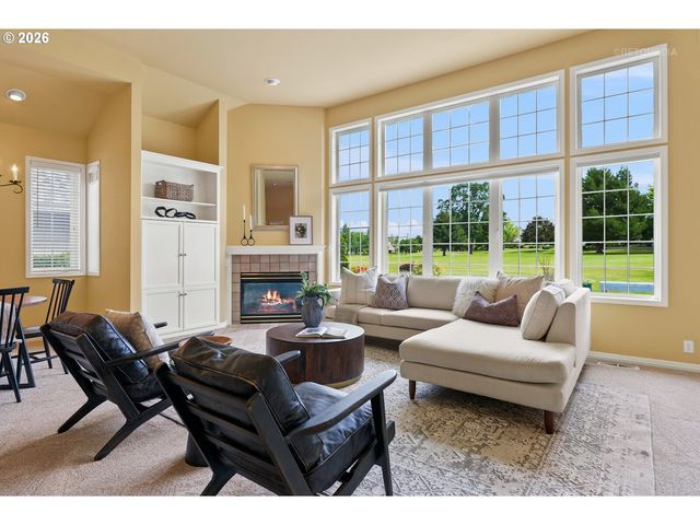 15737 Nw CLAREMONT Dr, Portland, OR 97229