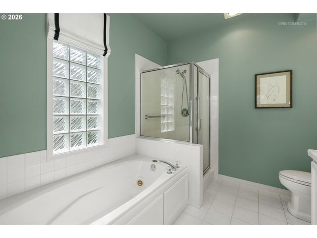 15737 Nw CLAREMONT Dr, Portland, OR 97229
