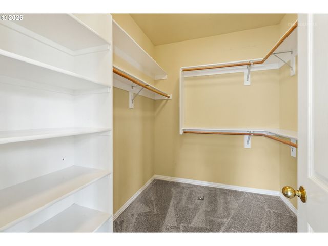 15737 Nw CLAREMONT Dr, Portland, OR 97229