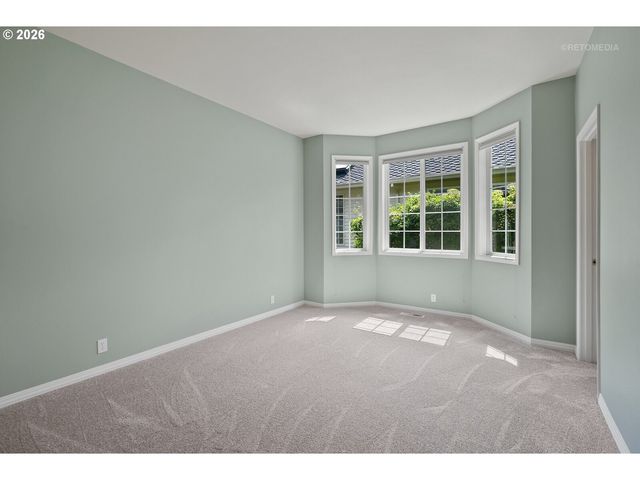 15737 Nw CLAREMONT Dr, Portland, OR 97229