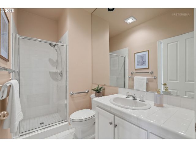 15737 Nw CLAREMONT Dr, Portland, OR 97229
