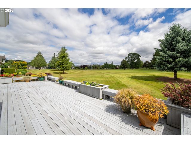15737 Nw CLAREMONT Dr, Portland, OR 97229