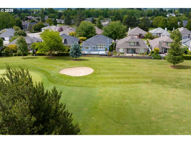 15737 Nw CLAREMONT Dr, Portland, OR 97229