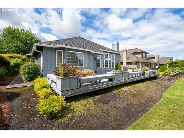 15737 Nw CLAREMONT Dr, Portland, OR 97229