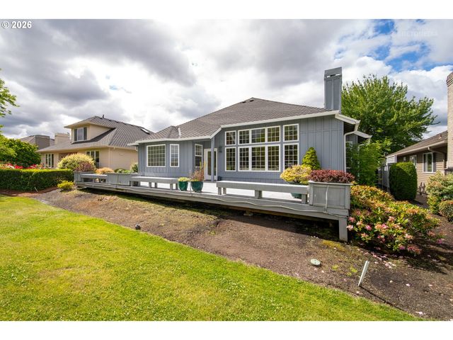 15737 Nw CLAREMONT Dr, Portland, OR 97229