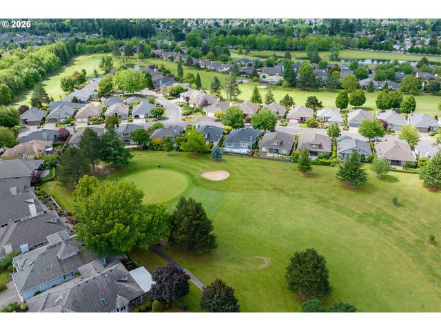 15737 Nw CLAREMONT Dr, Portland, OR 97229