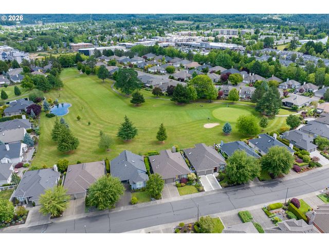 15737 Nw CLAREMONT Dr, Portland, OR 97229