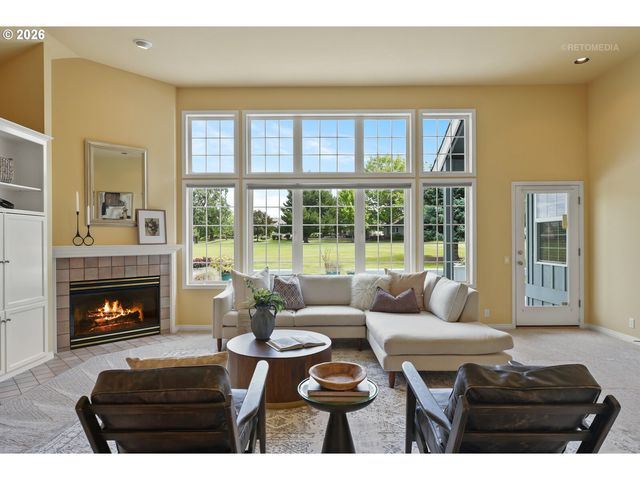 15737 Nw CLAREMONT Dr, Portland, OR 97229