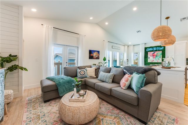 901 S Ninth St 12, Port Aransas, TX 78373