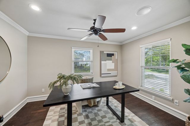 1572 Stemmons Avenue, Dallas, TX 75208