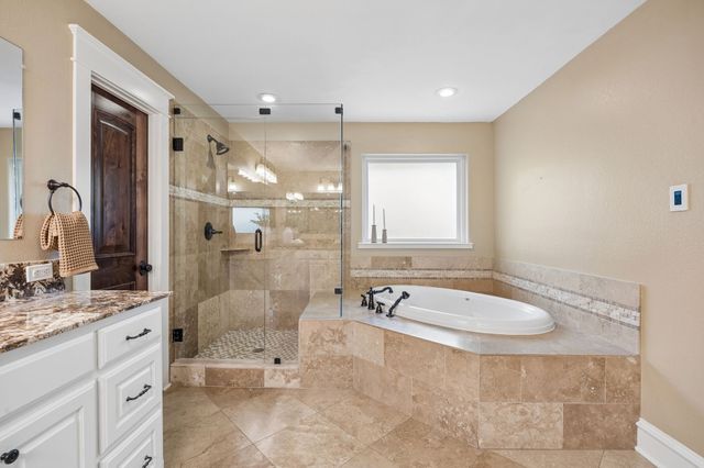 1572 Stemmons Avenue, Dallas, TX 75208