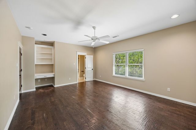 1572 Stemmons Avenue, Dallas, TX 75208